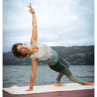 The Spirit of OM Yoga-Leggings lang green/smaragd XS
